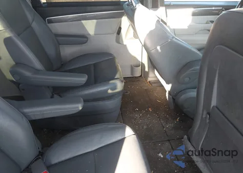 2010 Volkswagen Routan Se z USA, uszkodzony, nr VIN 2V4RW3D10AR424463